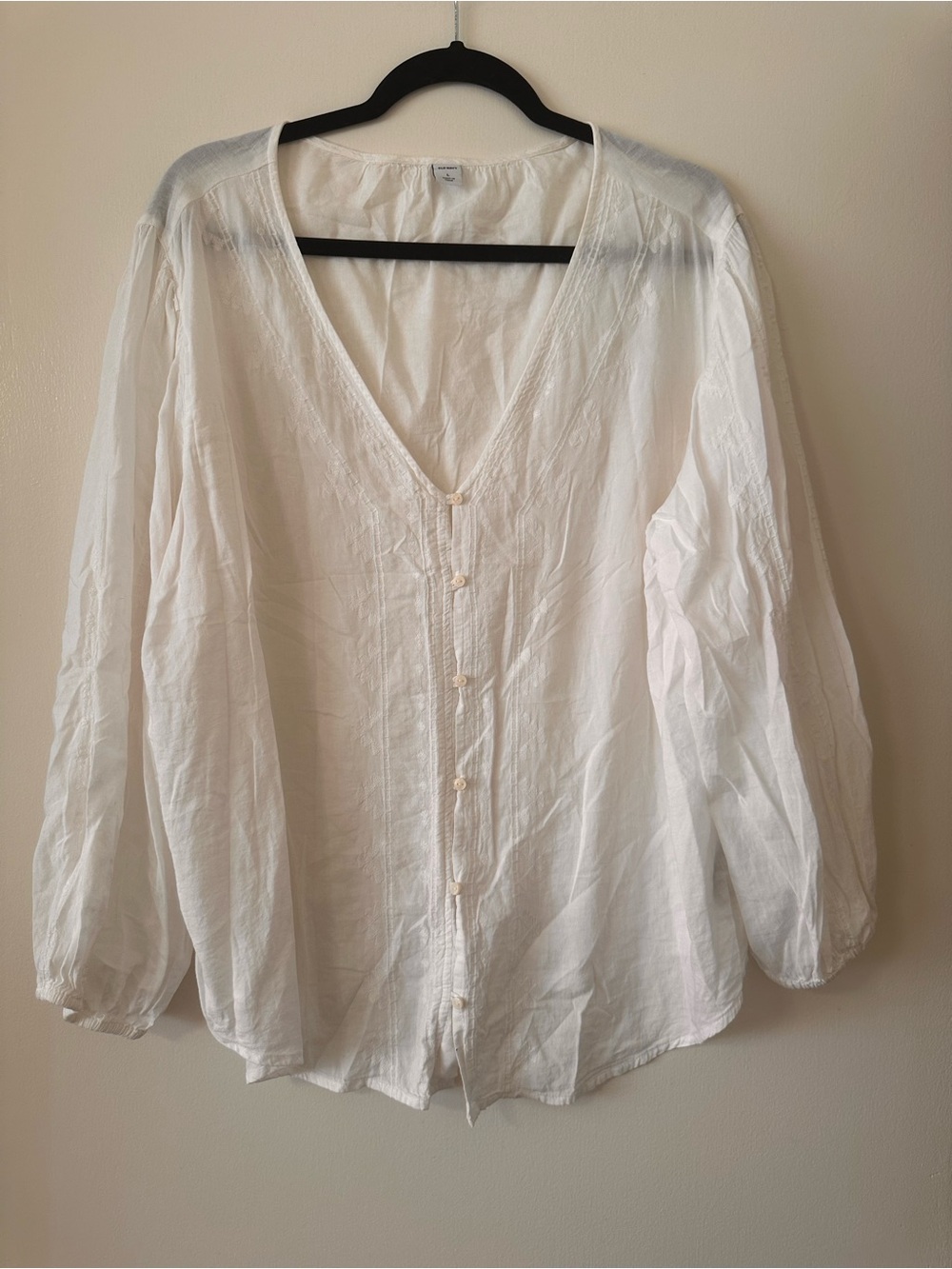 Old Navy White V‑Neck Button Front Peasant Blouse